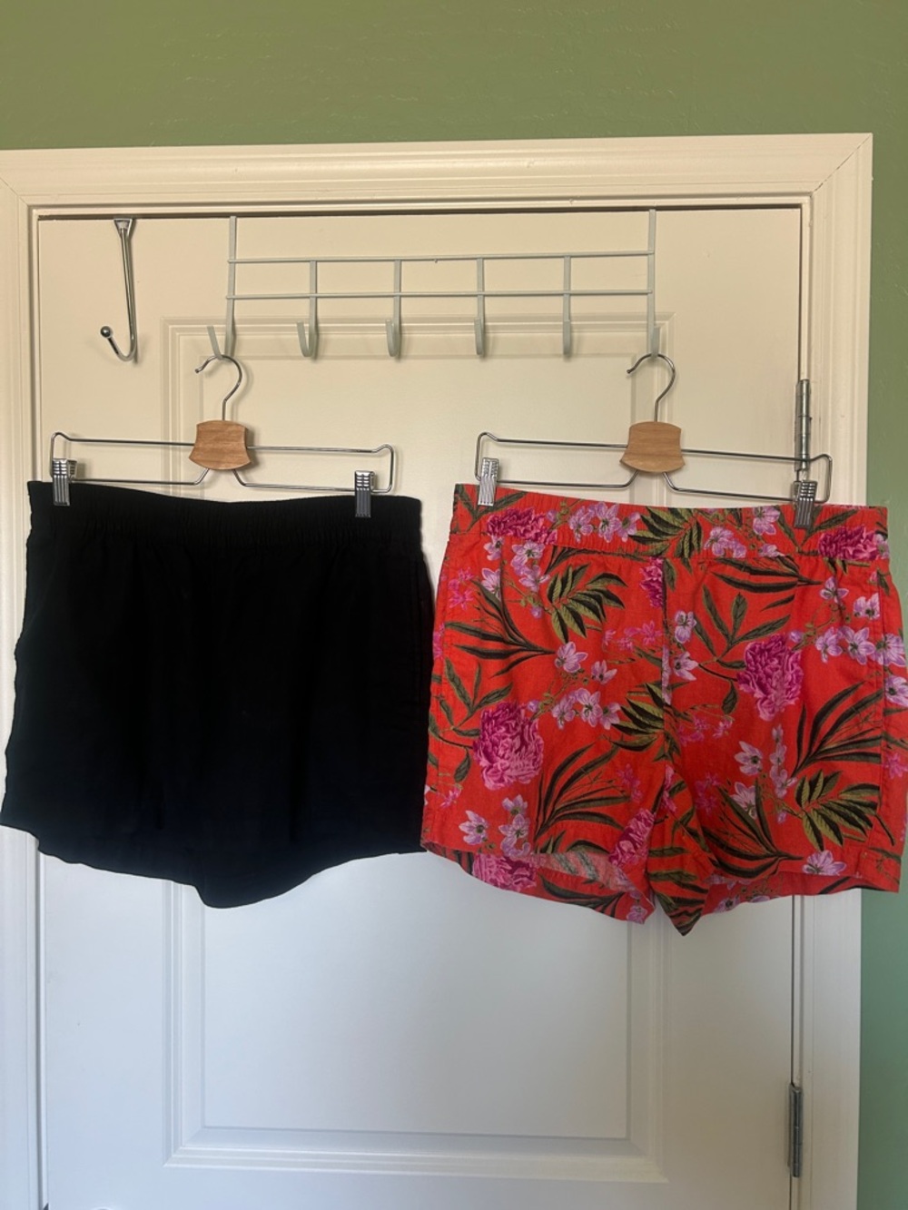 Pair of Old Navy linen Shorts Size L